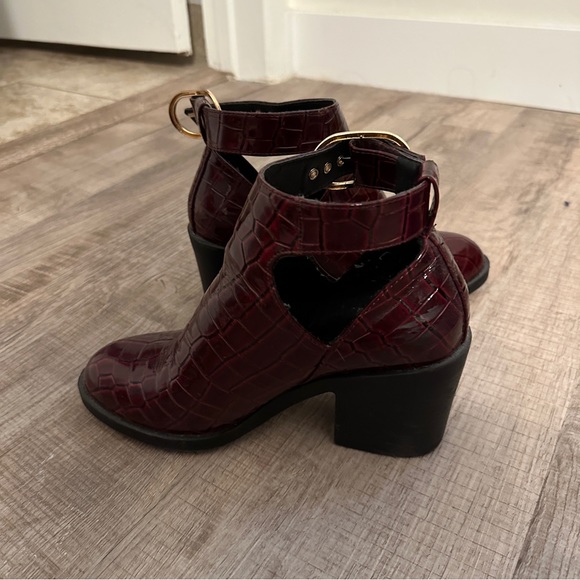 Topshop Burgundy Cut Out Croc Boots - Picture 3 of 4